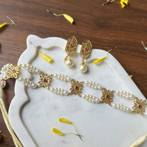 Nirvana Pearl Choker & Earrings Set