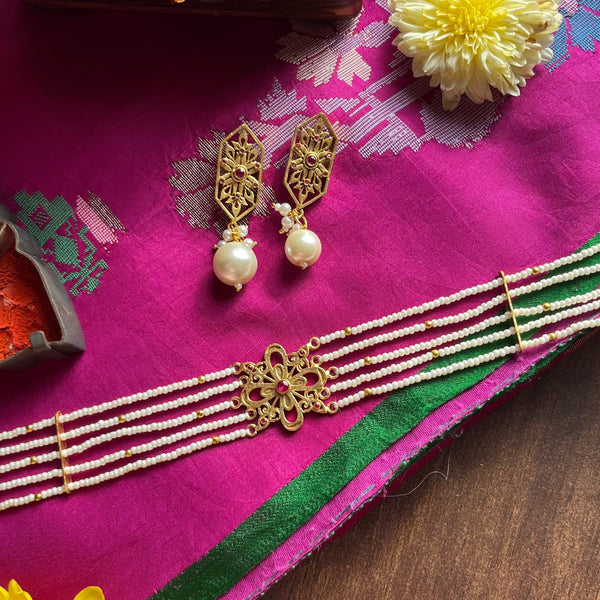 festive jewelry for Diwali

wedding guest jewelry ideas

Navratri jewelry collection

Karva Chauth jewelry online

Durga Puja jewelry looks

festive gold plated earrings